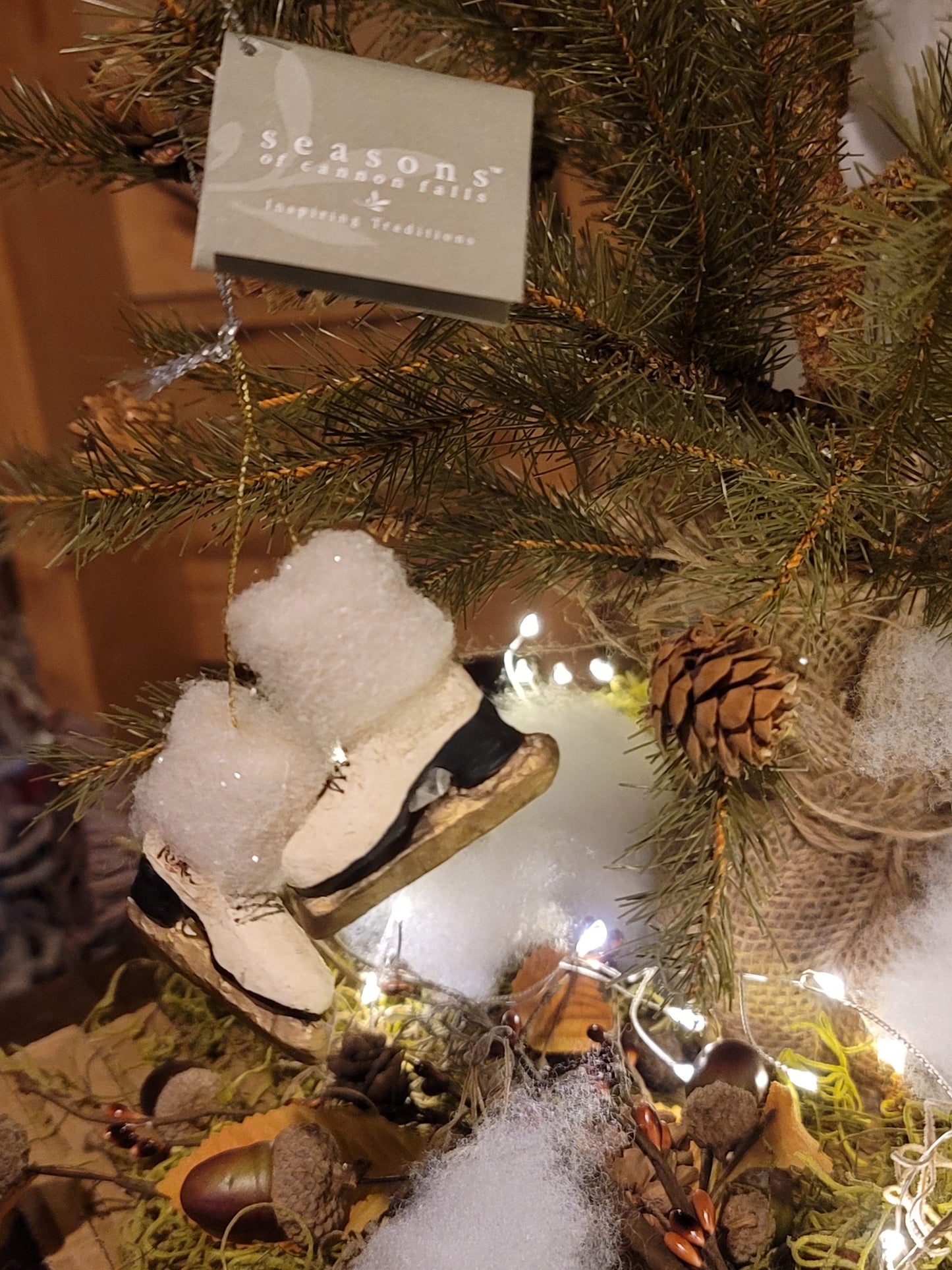 Primitive Victorian Style Ice Figure Skates Ornament