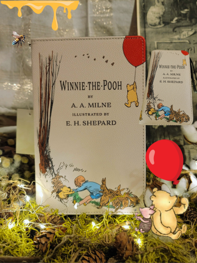 Winnie The Pooh Classic Green or Beige Vinyl Bag and Clutch Set