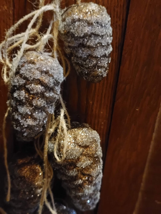 Vintage Primitive Christmas Woodland Frosted Pinecone Dangle Wreath Decoration