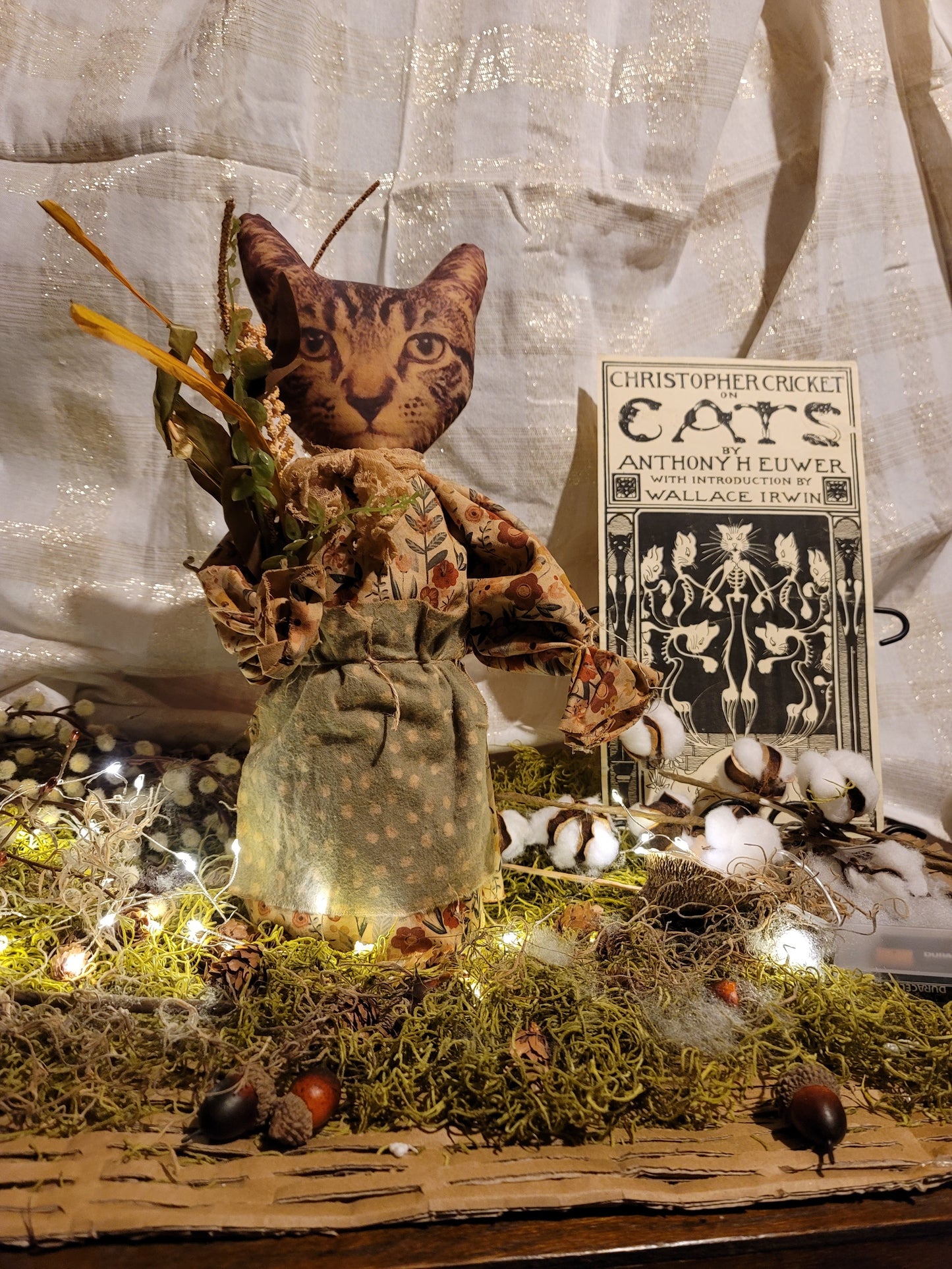 Primitve Tiger Cat in Primitive Dress with Green Apron