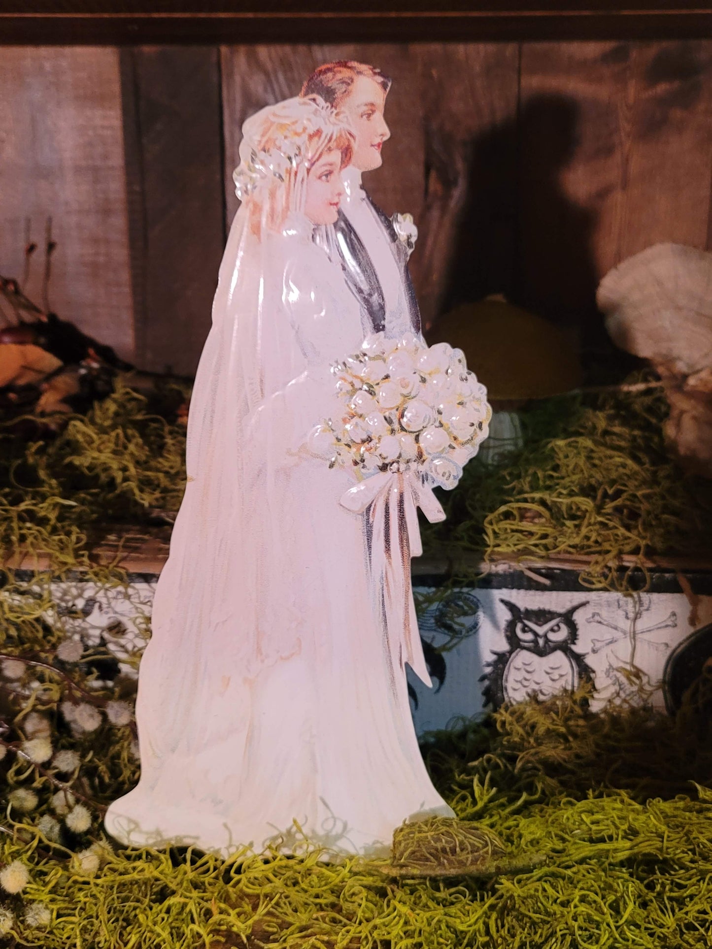 Vintage Wedding Style Standing Bride and Groom Easel Card Keepsake