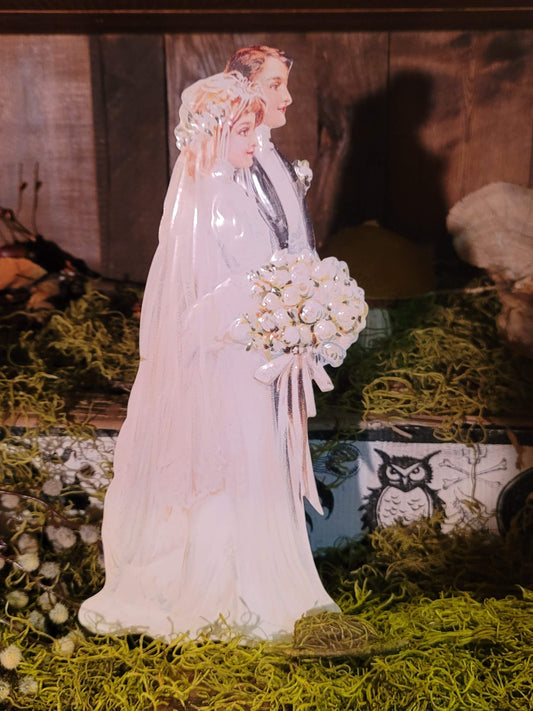 Vintage Wedding Style Standing Bride and Groom Easel Card Keepsake