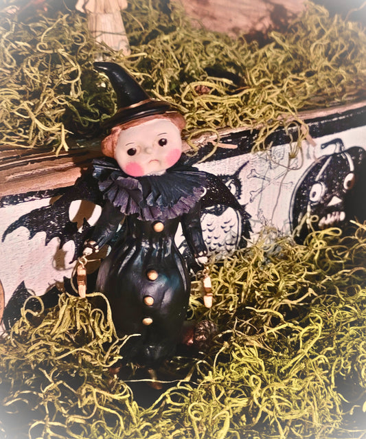 Vintage Halloween Folk Art Style Miss Chevious Dee Harvey Witch Figurine